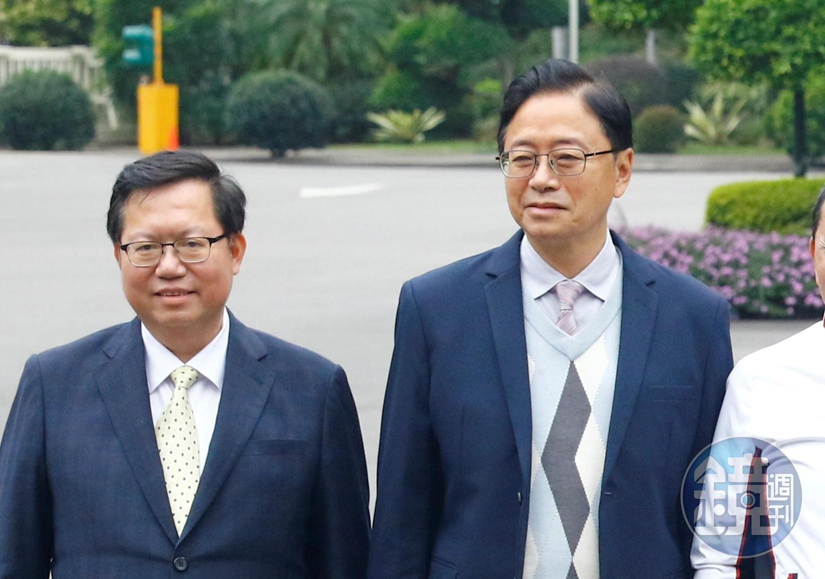 張善政(右)昨出席行政院會提出3議題,認為獲得院長非常正面的回應,鄭文燦(左)也在會後針對桃園捷運規畫給他意見。