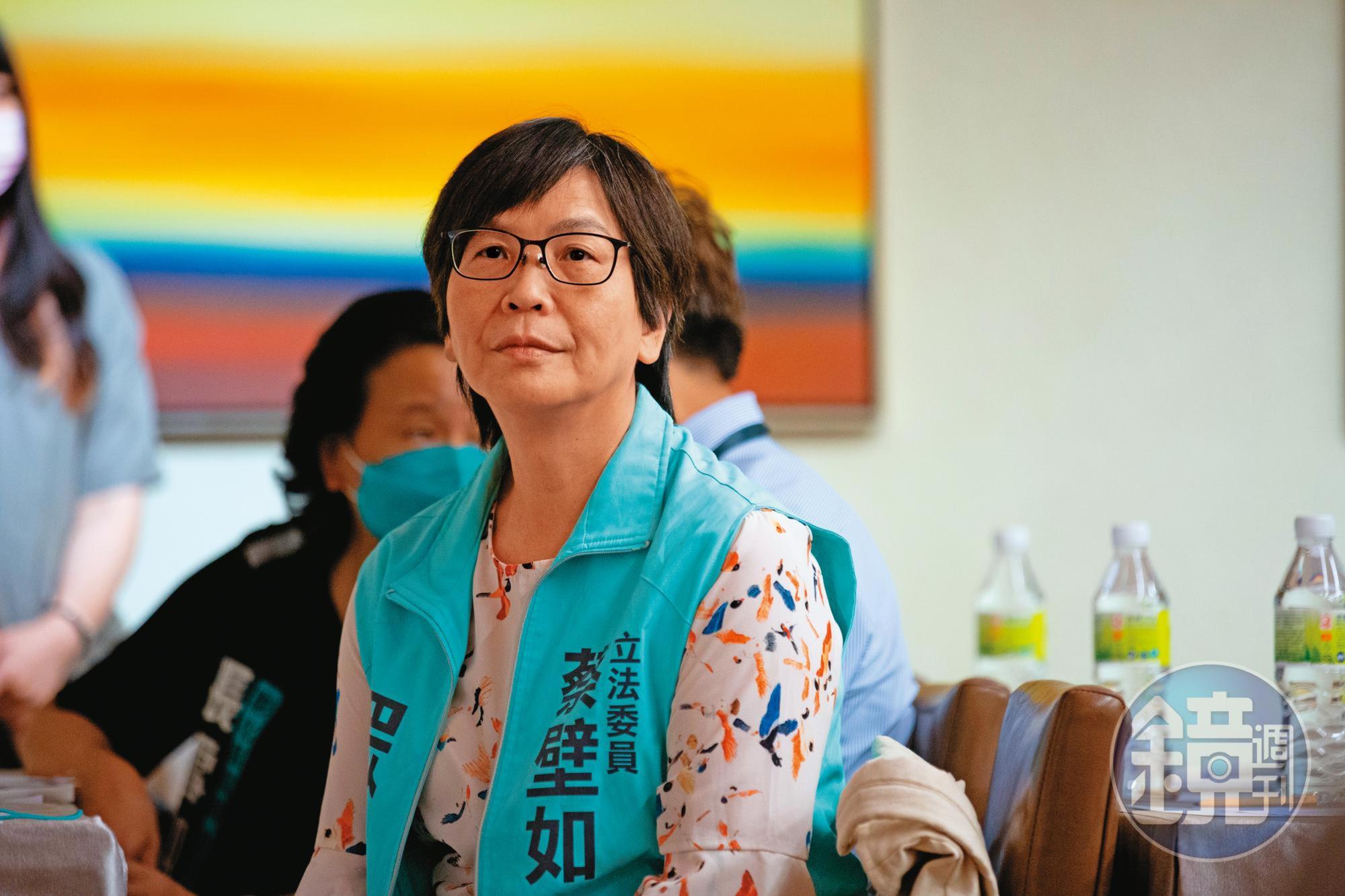蔡壁如漸遠離核心圈，柯文哲私下更以雍正的「年羹堯」來形容她。