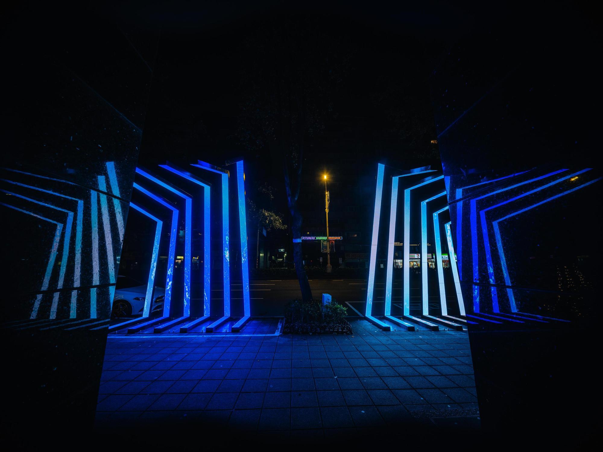 「城市光點 pixel corner」展現台北的繁忙。（2023台灣燈會在台北提供）