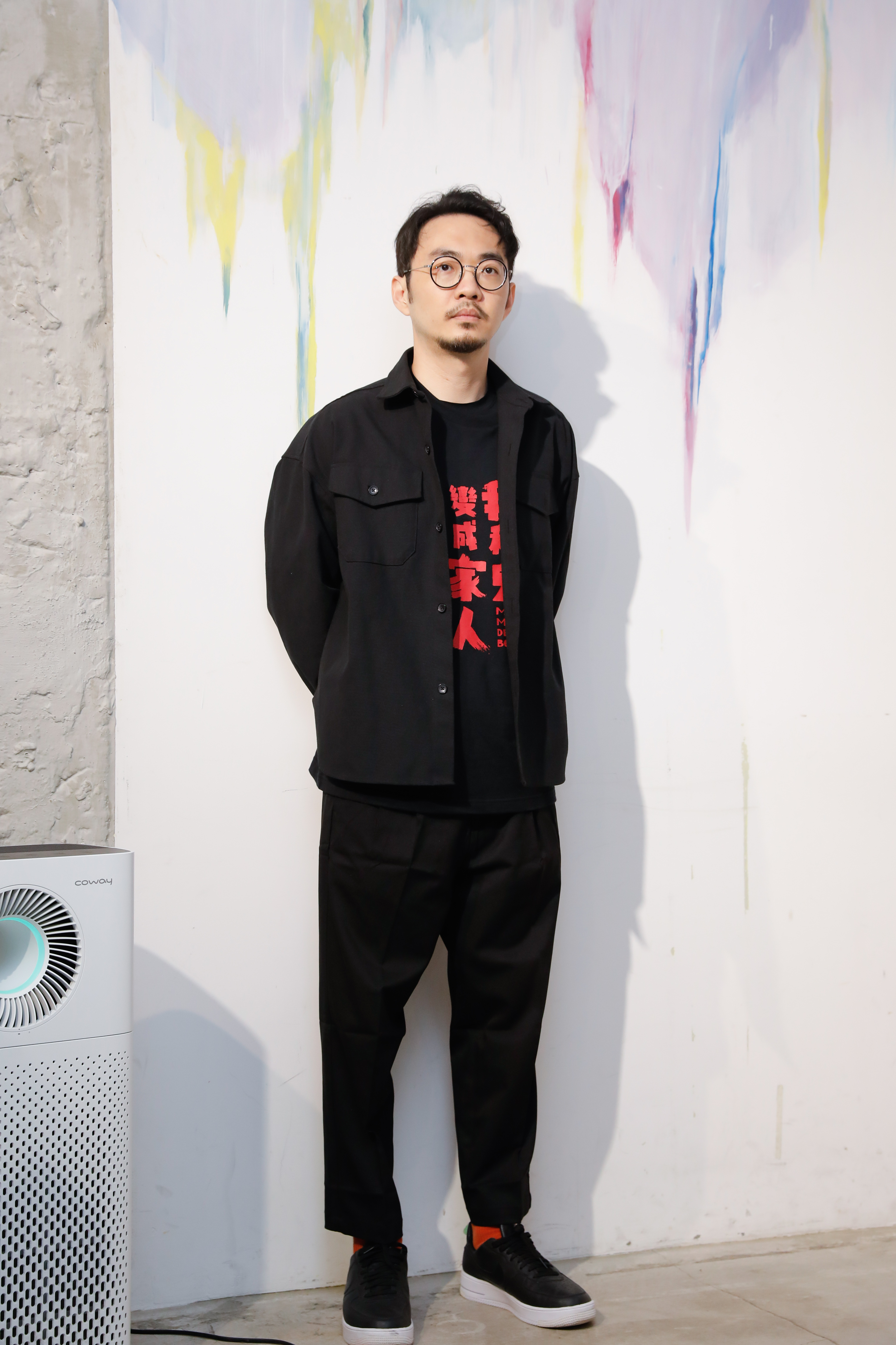 程偉豪監製的《當男人戀愛時》創造好票房，在《關於我和鬼變成家人的那件事》，他把喜劇、鬼片、動作片、家庭片熔為一爐。