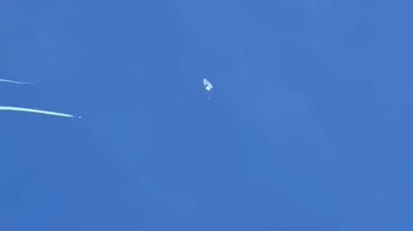 有美官員對外透露，美軍出動F-22戰機執行此擊落間諜氣球的任務。（翻攝自推特）