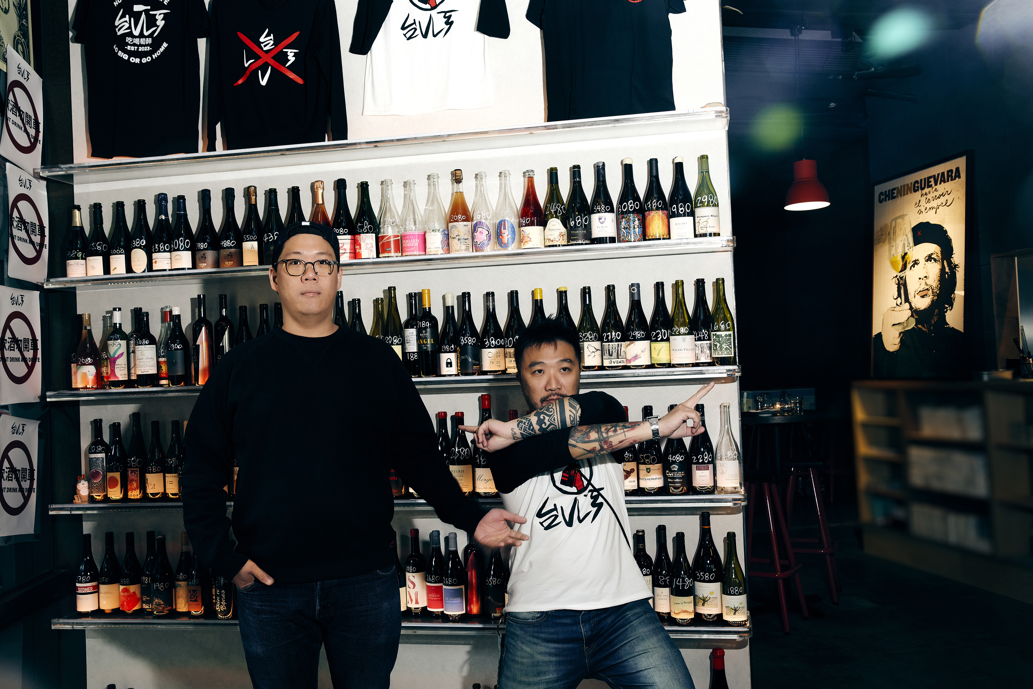 同為侍酒師出身的共同創辦人Ian（左）與Alvin（右）是Wine RVLT的靈魂人物。（Wine RVLT提供）