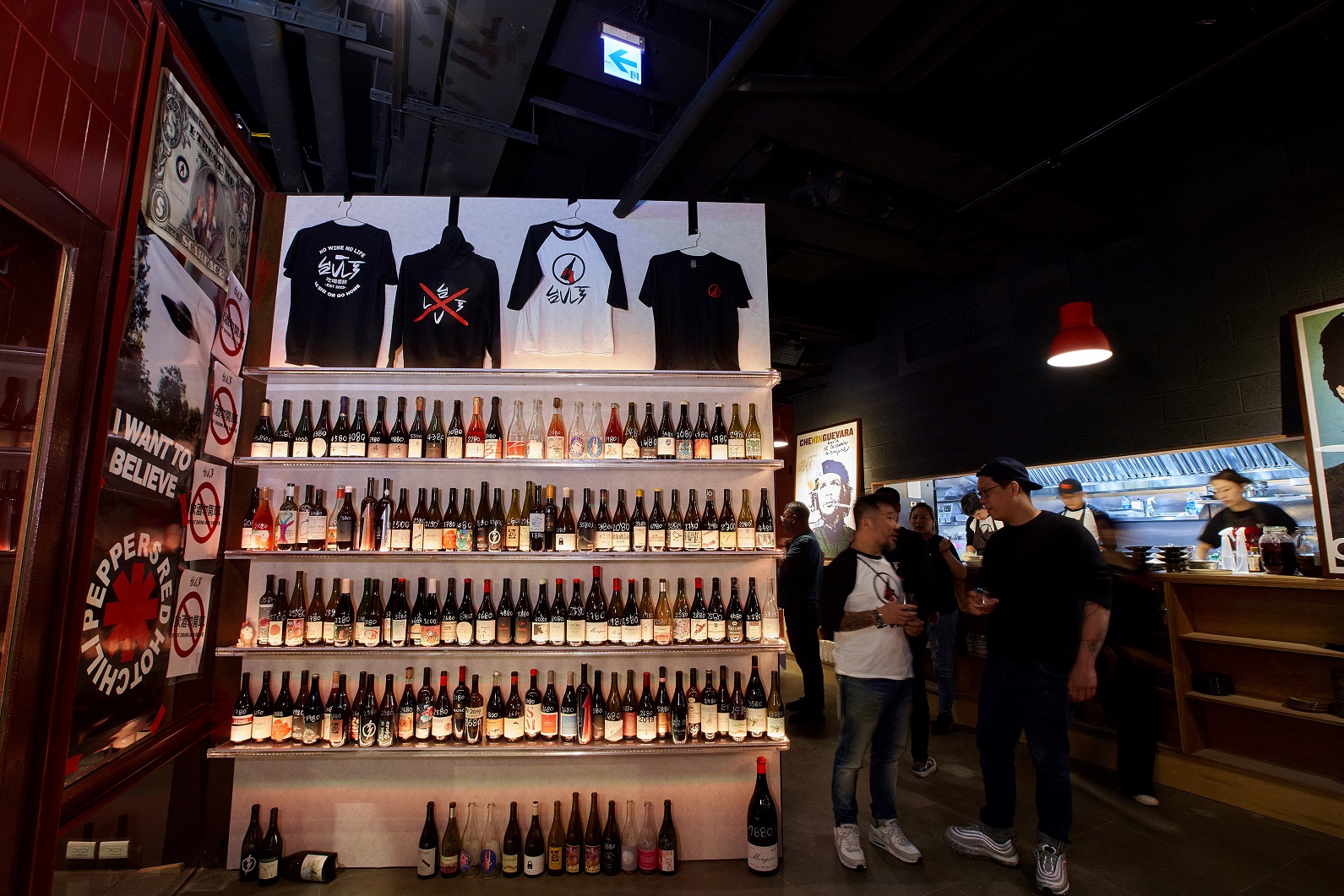 台VLT的氛圍更像是時髦的雞尾酒吧或精釀啤酒吧。（Wine RVLT提供）