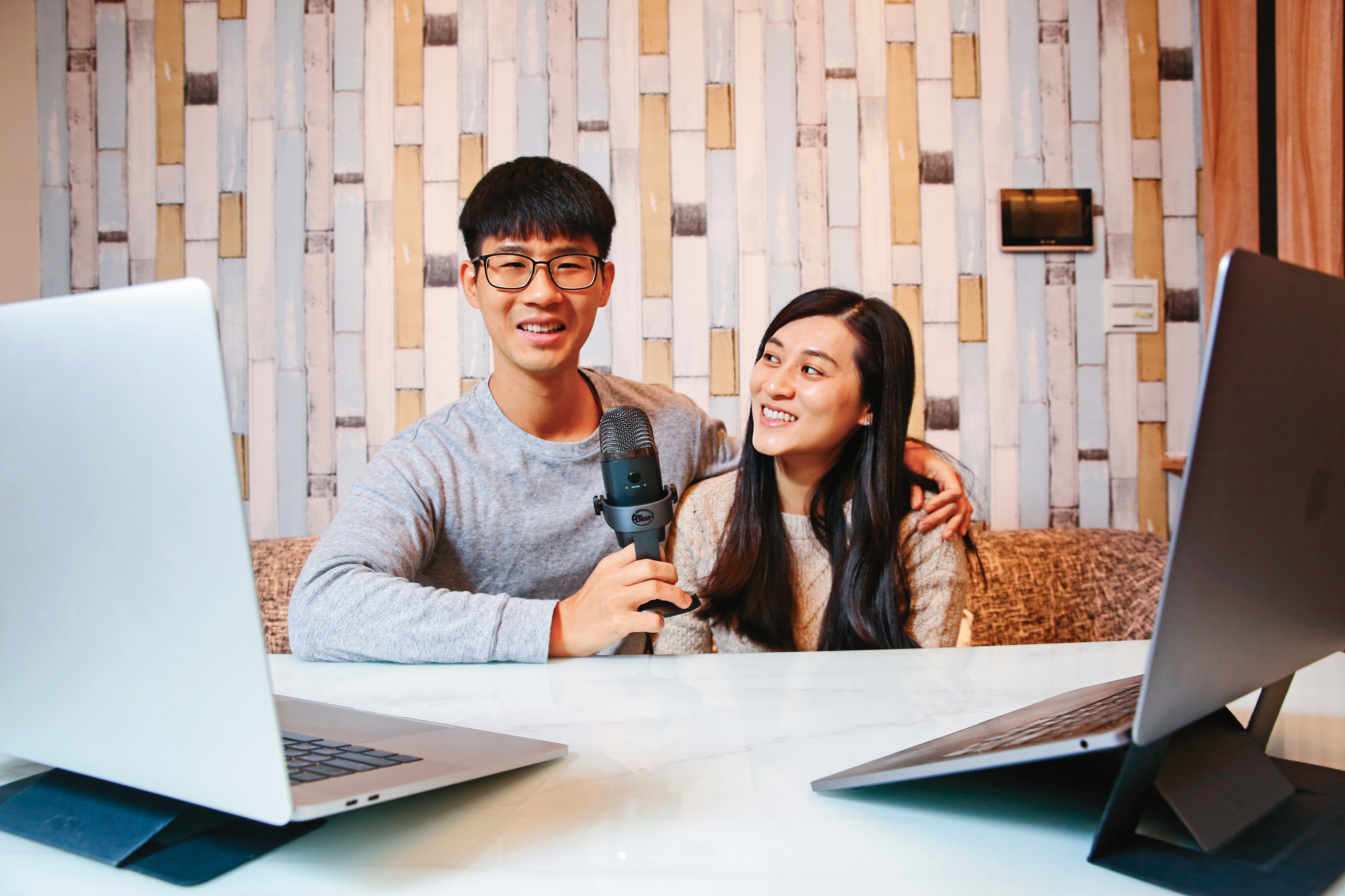 前竹科工程師夫妻檔George & Dewi，靠著投資美股，開啟慢活人生。