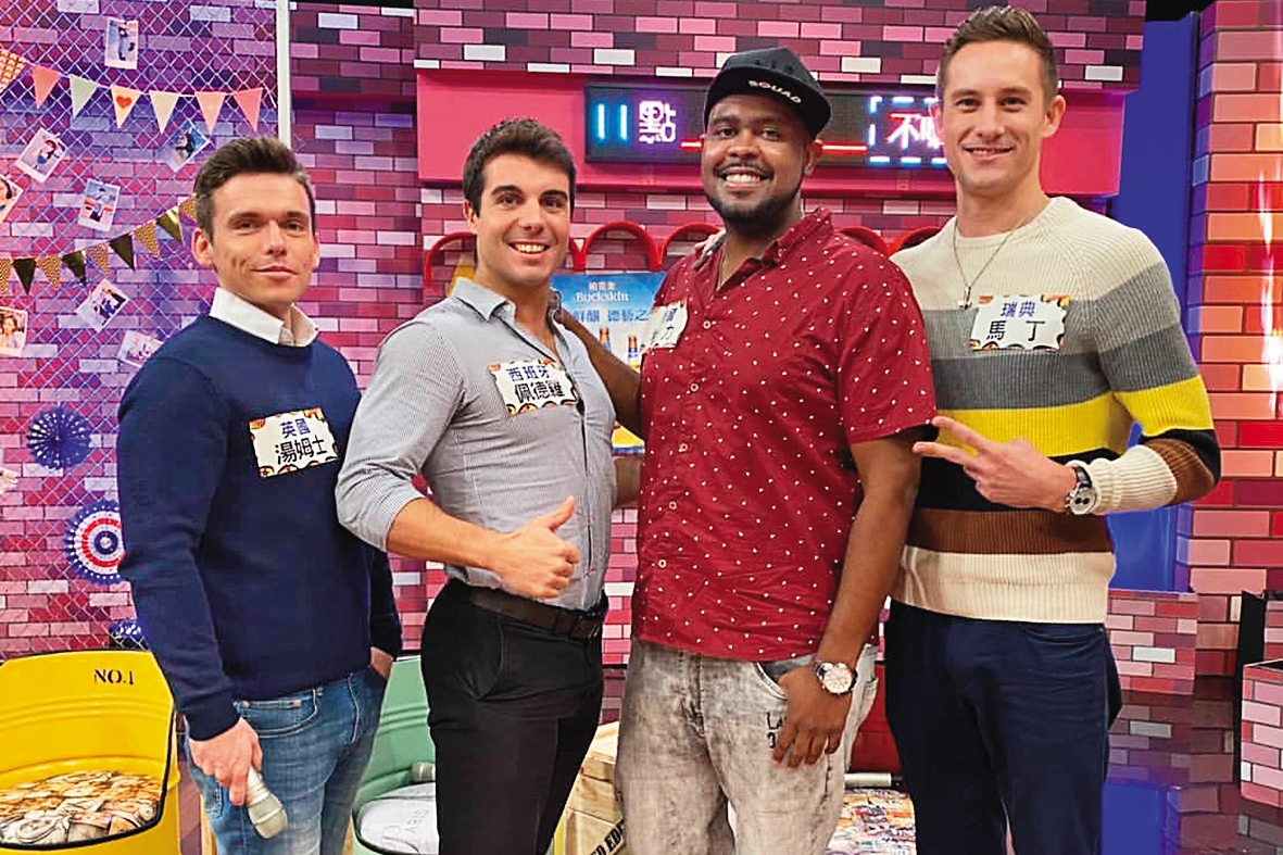 瑞典籍的方馬丁（右）除了上綜藝節目，還參與戲劇演出，被讚又高又帥氣，頗得台灣觀眾緣。（翻攝自方馬丁IG）