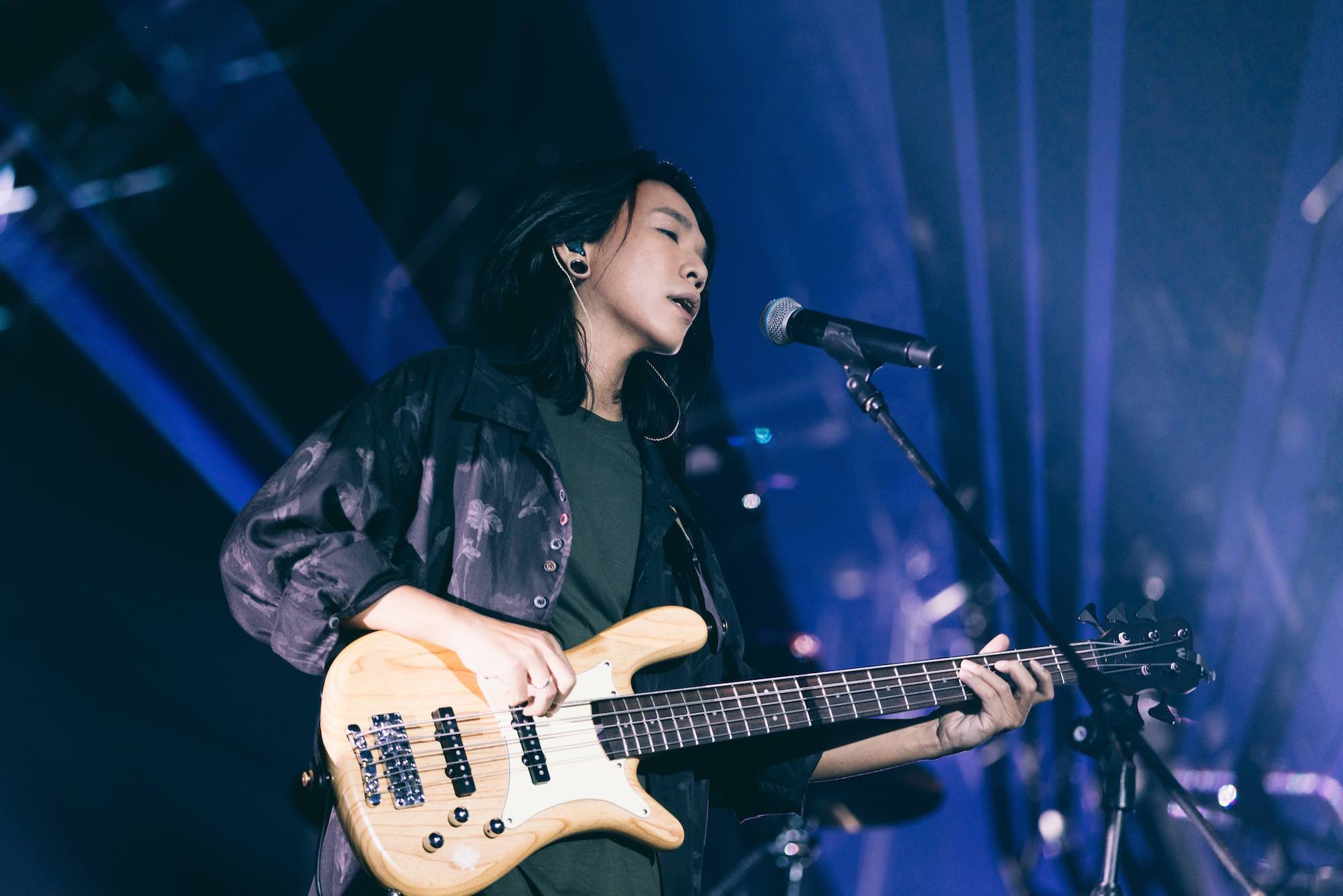 貝斯手以諾透露今年3月將與愛情長跑第5年的圈外女友步入禮堂。