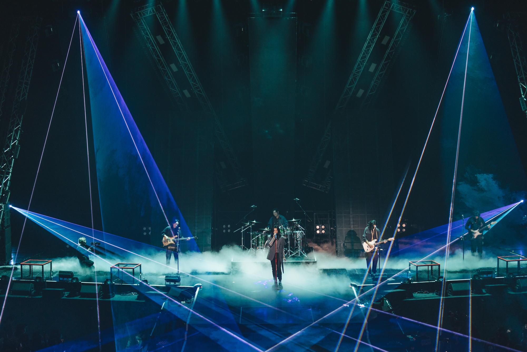 金曲樂團麋先生近日推新專輯《我們的十年 WE LIVE 現場十錄》。