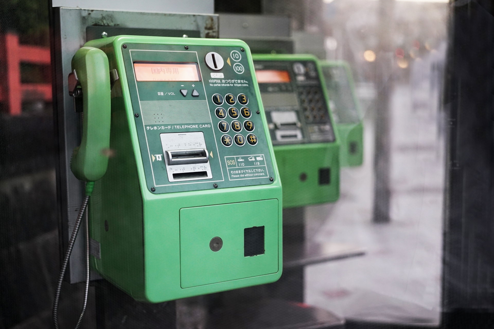 雖然是人手一機的年代，但公共電話仍有緊急救援功能，且仍有不少族群使用。（示意圖，photoAC）