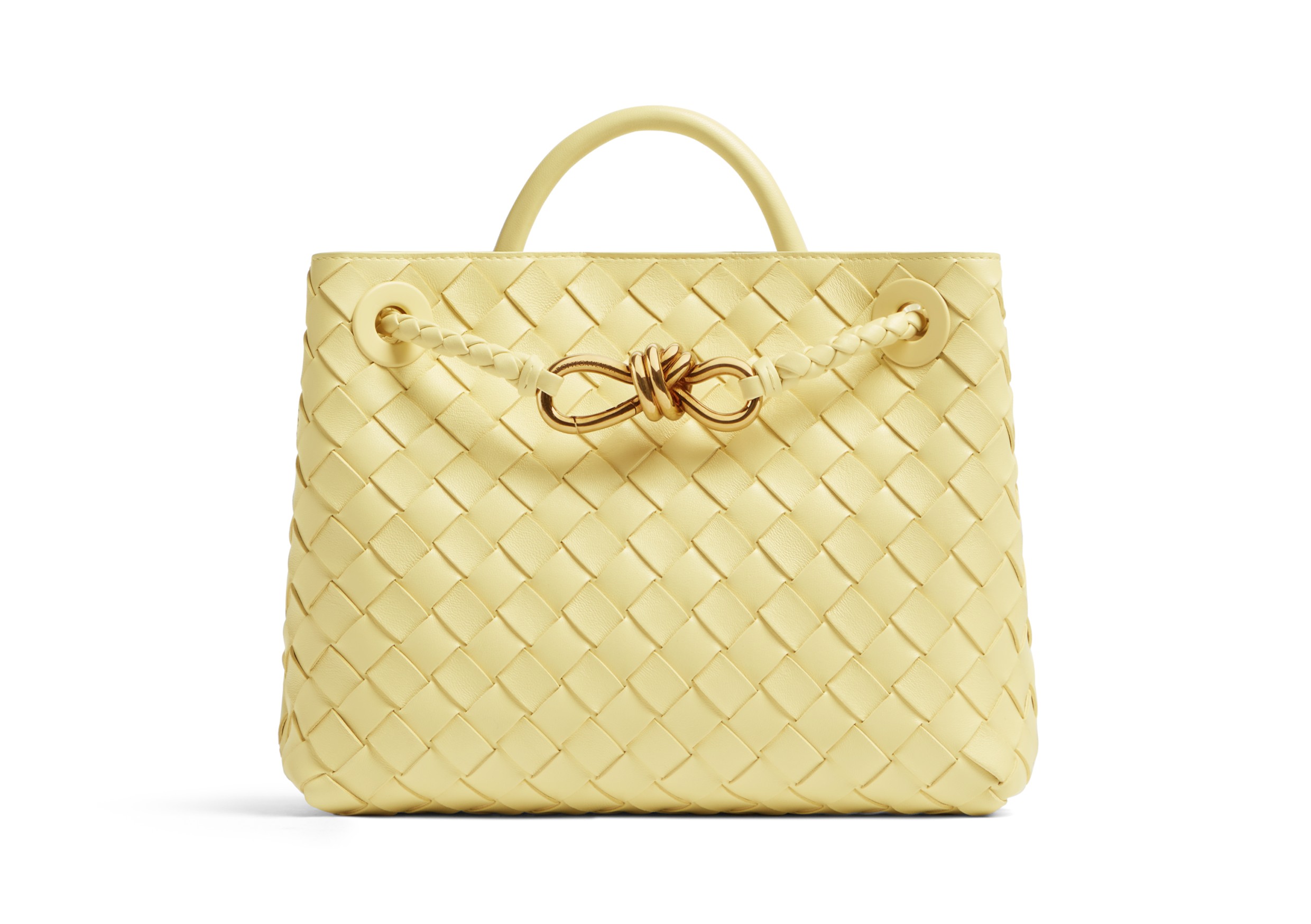 Andiamo冰淇淋色編織羊皮小型手提包。NT$119,300(BOTTEGA VENETA提供)
