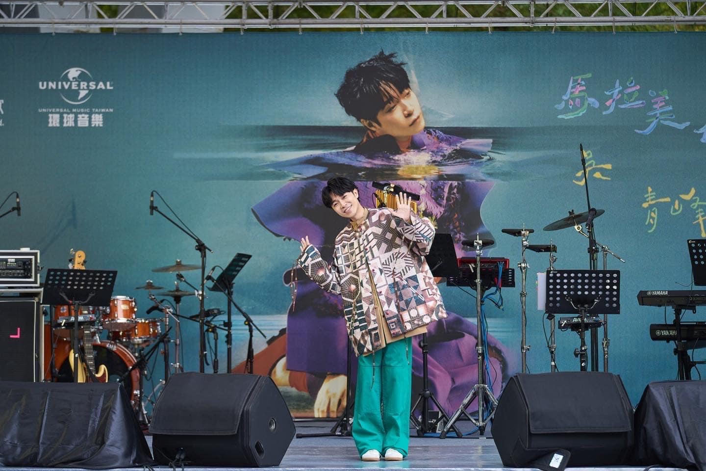 青峰擁獨特的音色，游刃有餘的唱功也備受誇讚。（圖／翻攝自青峰臉書）