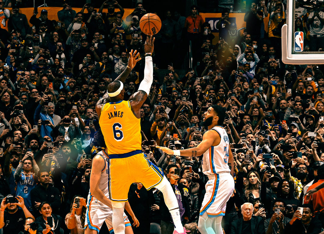 詹姆斯在NBA第20個賽季、第1410場出賽中,超越「天勾」賈霸成為歷史得分王。(翻攝自NBA官方臉書)