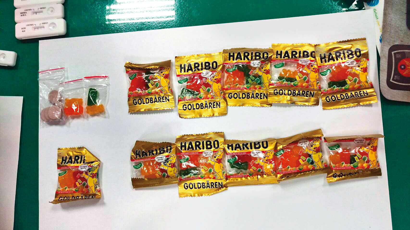毒品樣貌日新月異,市面曾出現小熊軟糖外觀的派對毒品。(新北市警局提供)