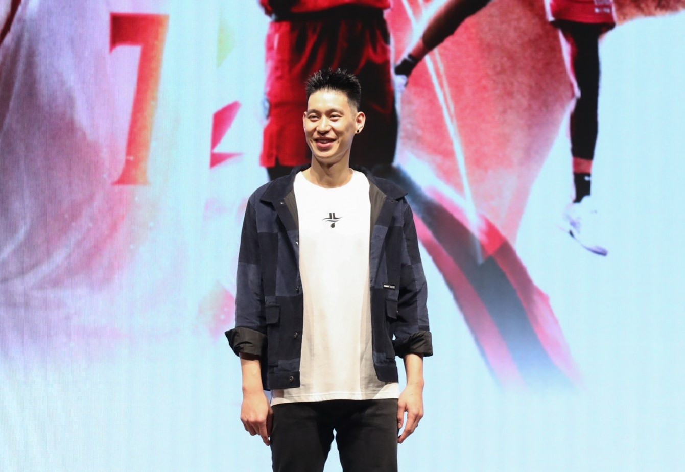 林書豪加盟高雄17直播鋼鐵人，昨舉行記者會。