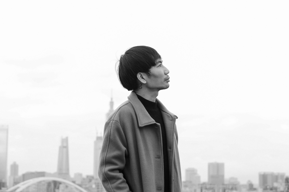 鏡好聽與詩人任明信共同製作了《雪》、《別人》有聲書。時隔多年再次朗讀自己的作品，對他來說有什麼樣的意義？（鏡好聽提供）