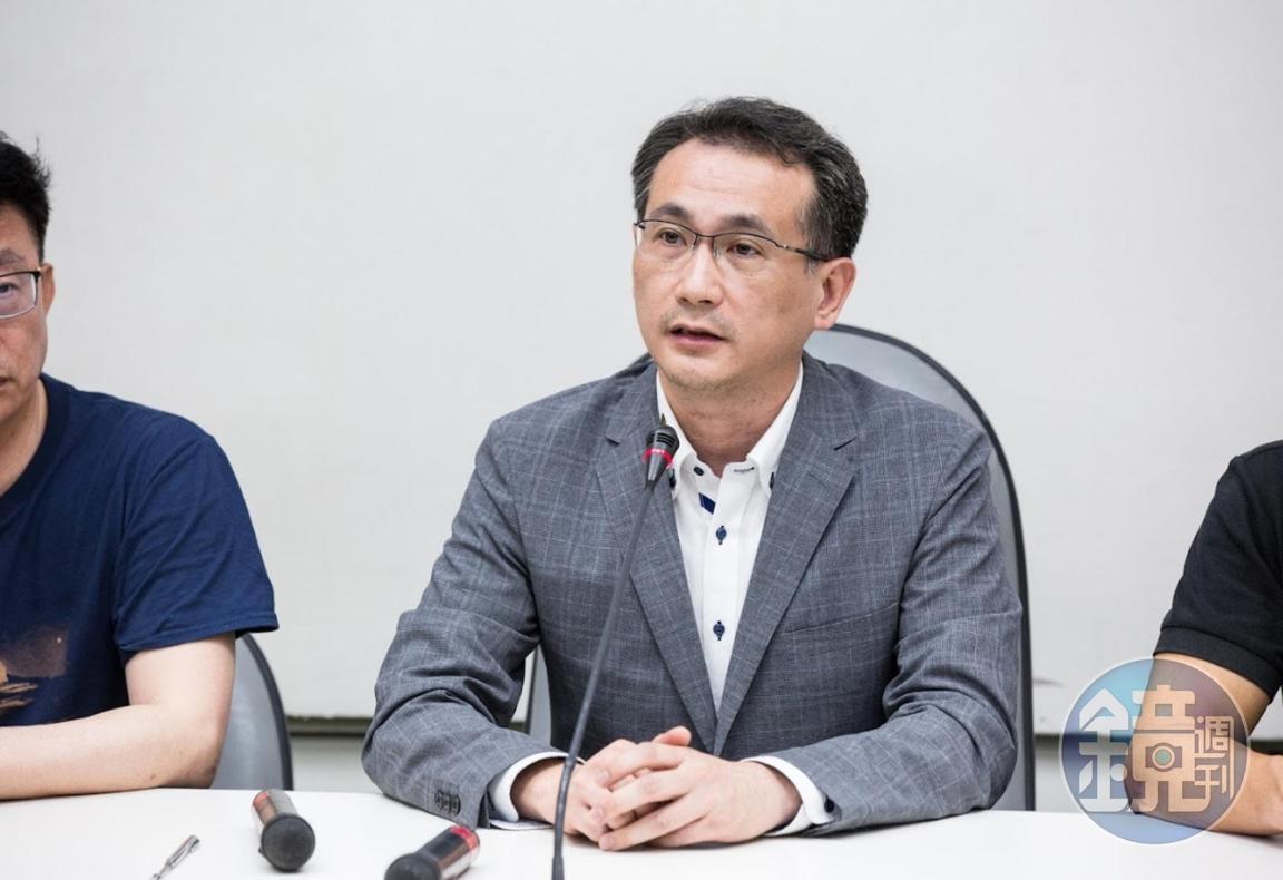 賴清德下令未來2024參選公職的黨員都要簽「論文學位倫理聲明書」，引發藍營批評，鄭運鵬（圖）以「沒有打球的人，在說打球的姿勢不好看」比喻國民黨也沒做到這點。（本刊資料照）