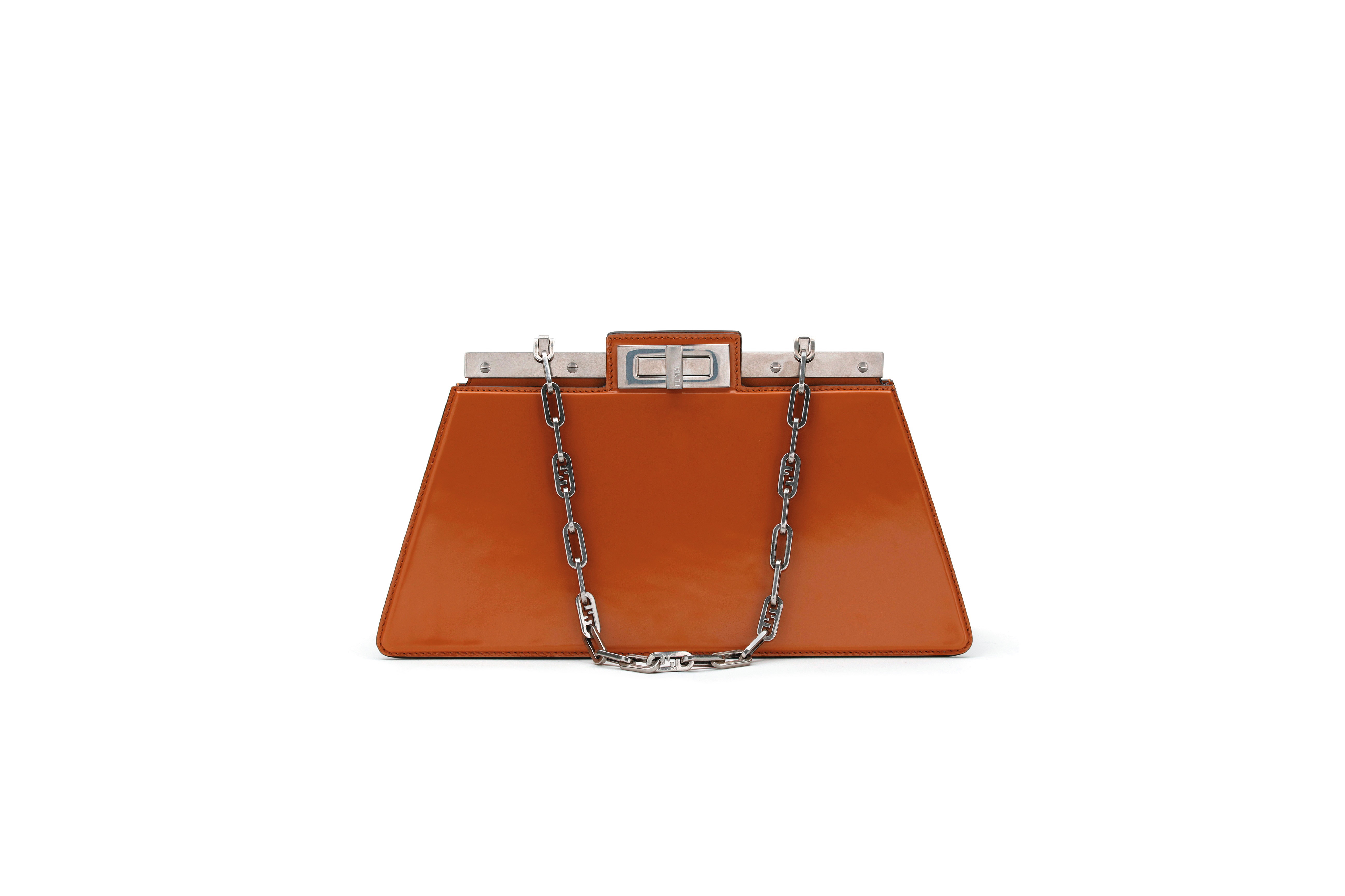 Peekaboo Cut包款 NT$149,500 （FENDI提供） 