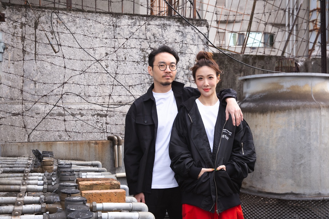 監製金百倫(右)與導演程偉豪在電影拍攝與行銷上不斷嘗試新方法。