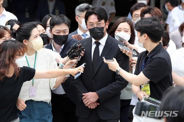 河正宇也曾因牛奶針爭議而遭輿論撻伐,目前已復出。(翻攝自NEWSIS)
