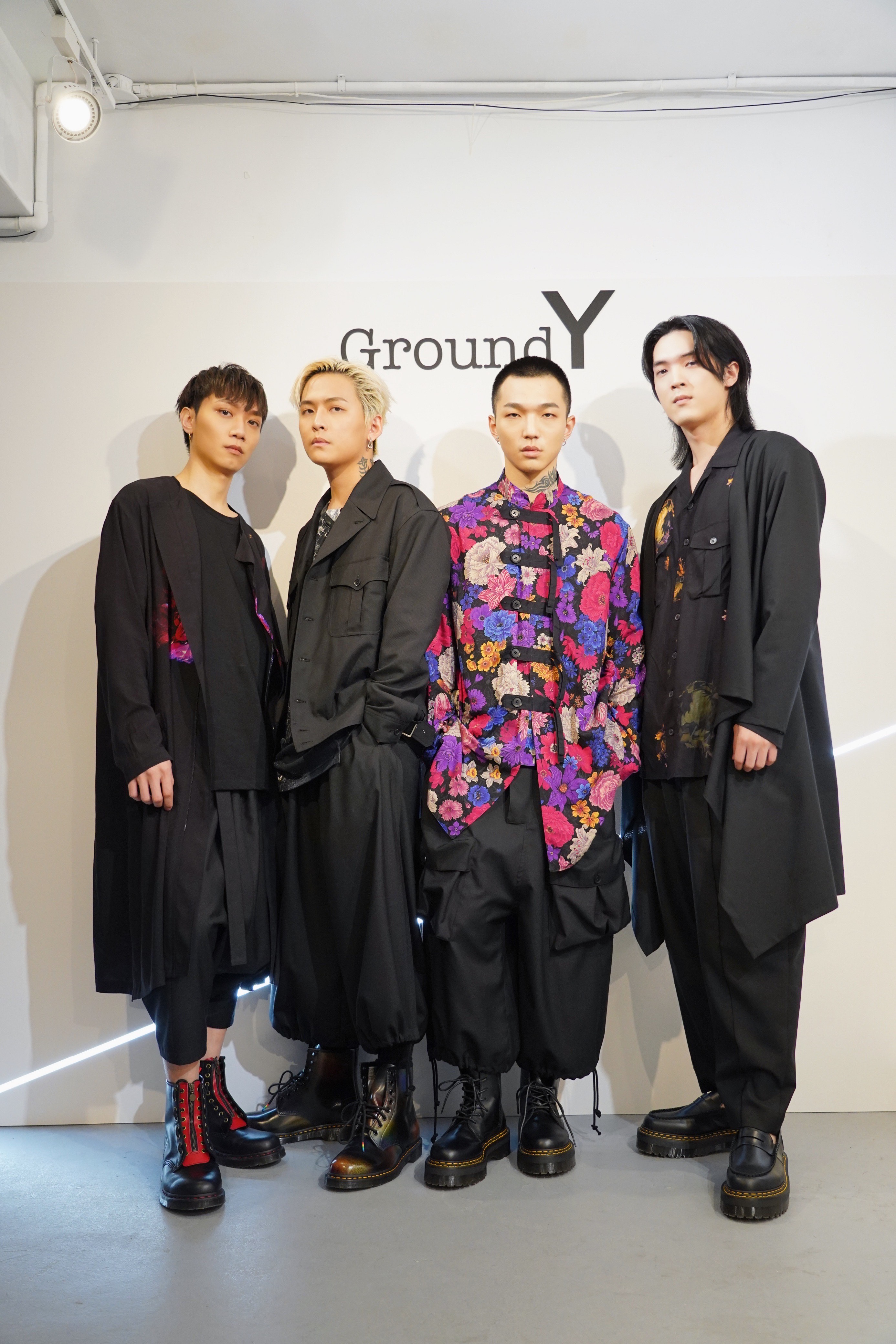 傻子與白痴走樸實無華路線，蔡維澤「買一送一」咖啡優惠過情人節。（相信音樂提供）