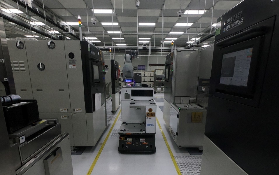 矽品提供自身多年操作與多種製程作業應用的AMR實作經驗，並參與AMRA技術委員會，協助共同訂定AMR技術標準。（矽品提供）