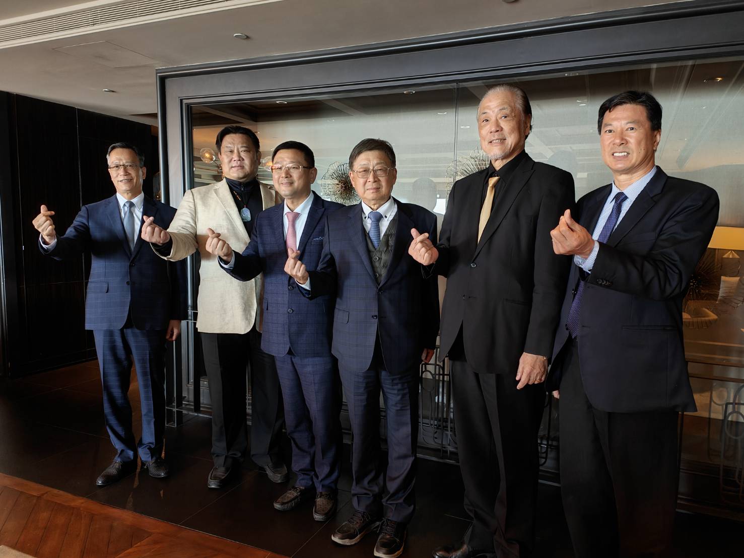 中南部建商當面向總統陳情陷生存危機。