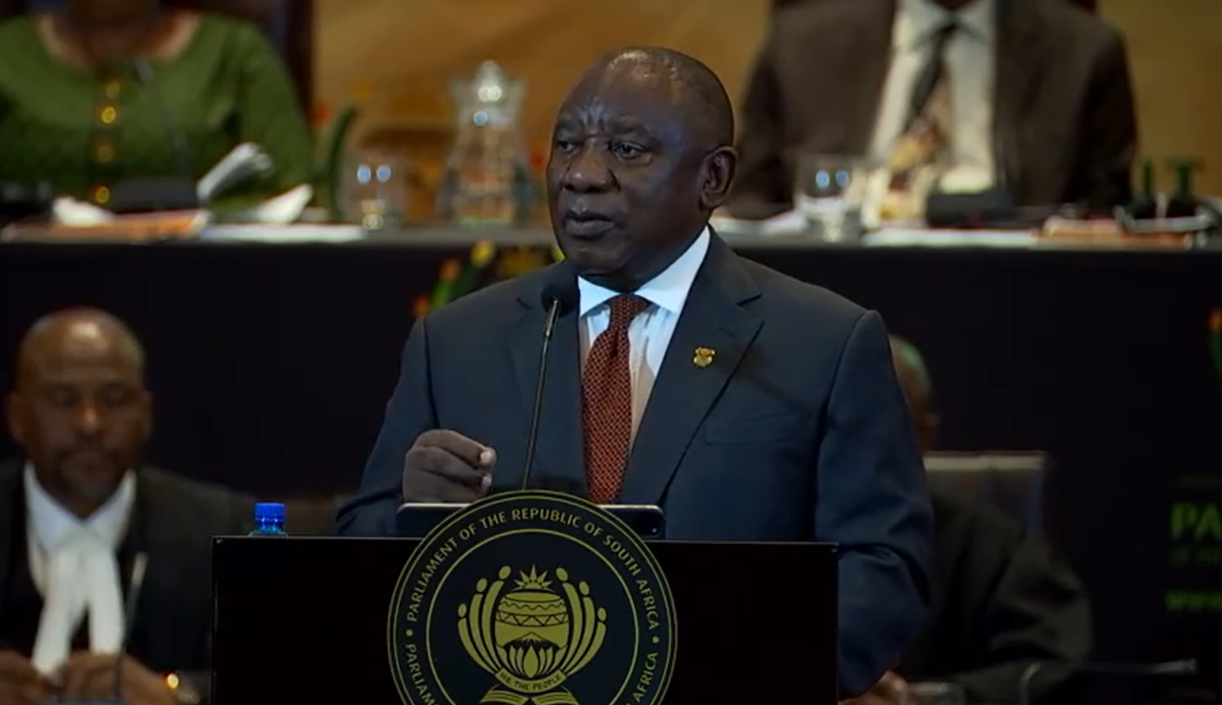 南非總統拉瑪佛沙9日宣布全國進入災難狀態,希望能加速解決南非史上最嚴重的缺電問題。(翻攝自推特@CyrilRamaphosa)
