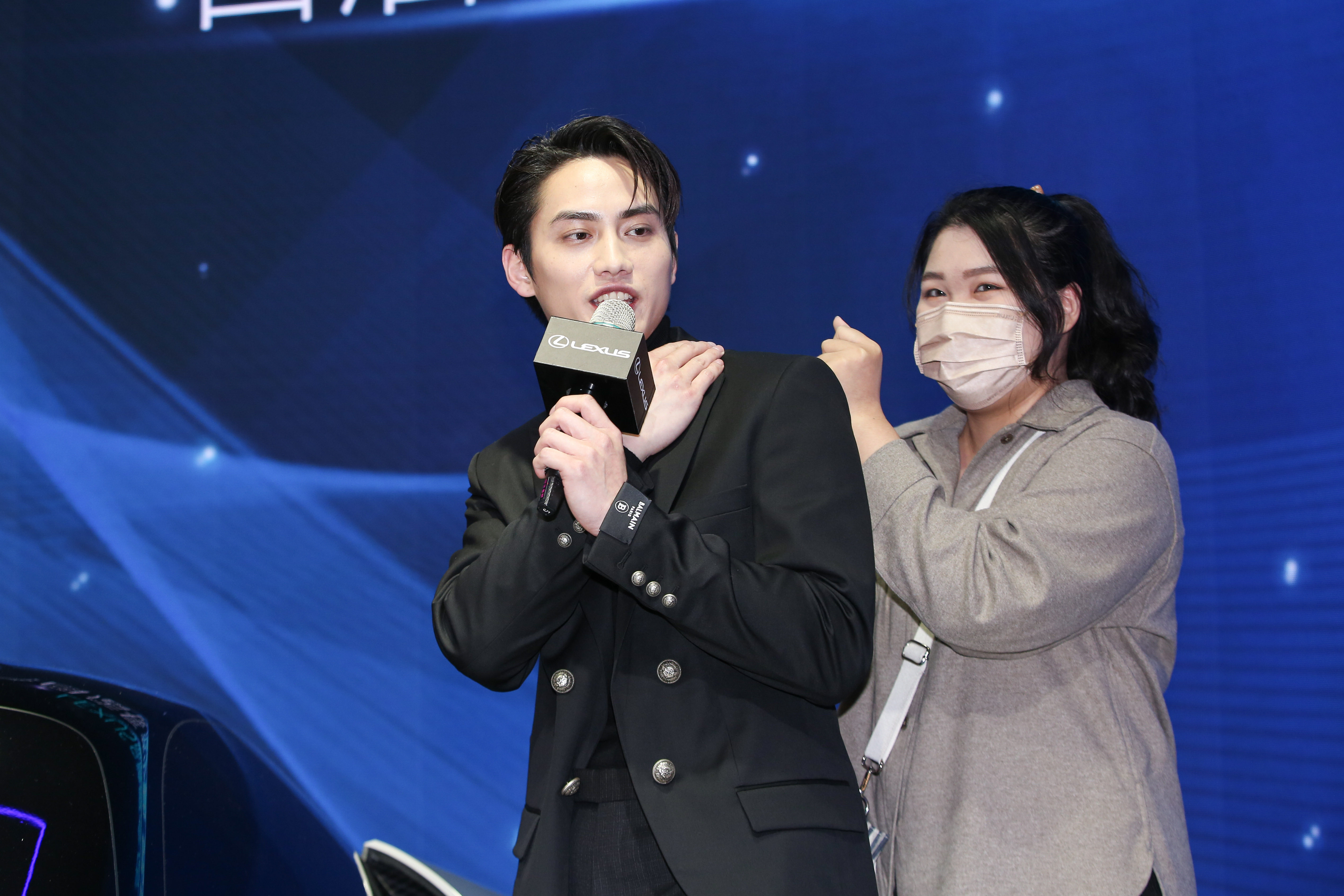 活動中范少勳與粉絲互動，並抽選出多位粉絲，贈送品牌概念店甜品招待券。