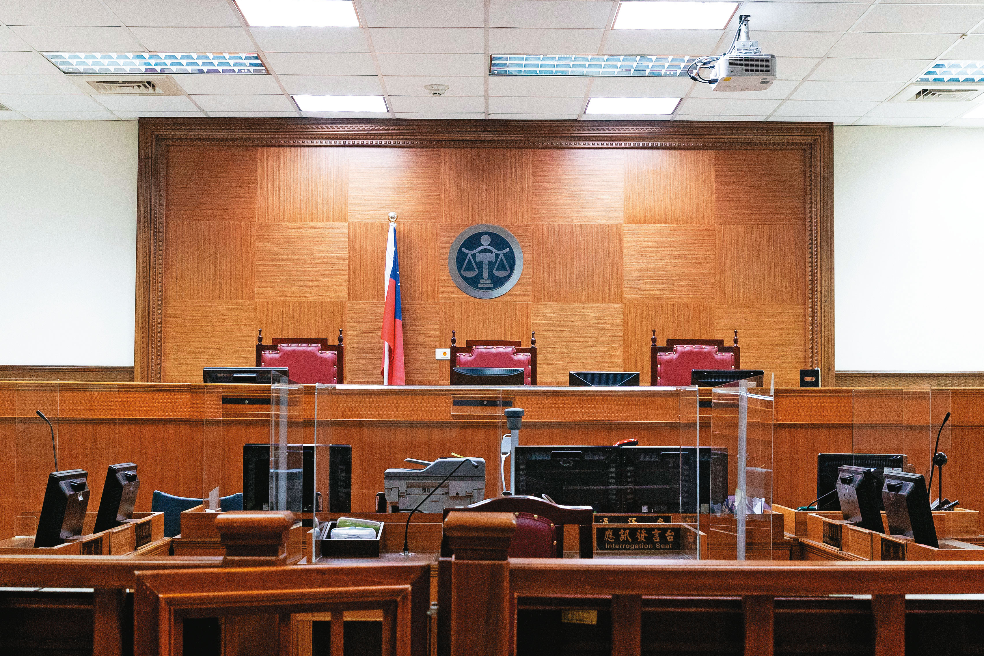 徐安傑回任台南地院5個月來，已經換第3位書記官。