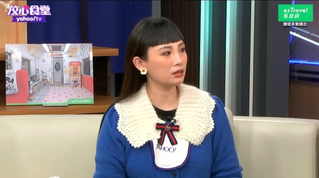 說到許光漢，魏如萱立刻唱起歌來。（Yahoo TV《佼心食堂》提供）