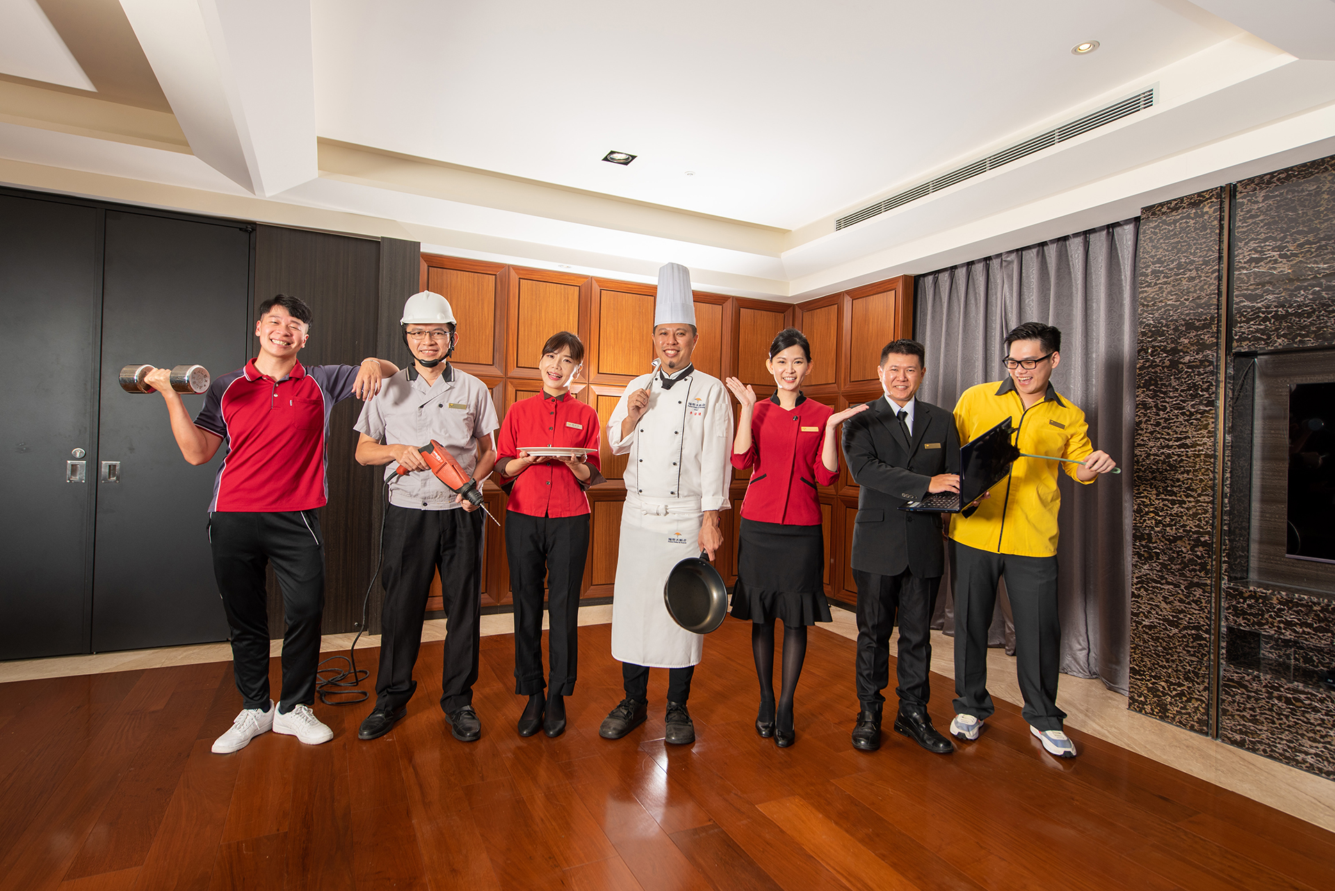 福容大飯店擴大招募，開出包含中高階主管，及基層人員共500個職缺。（麗寶集團提供）