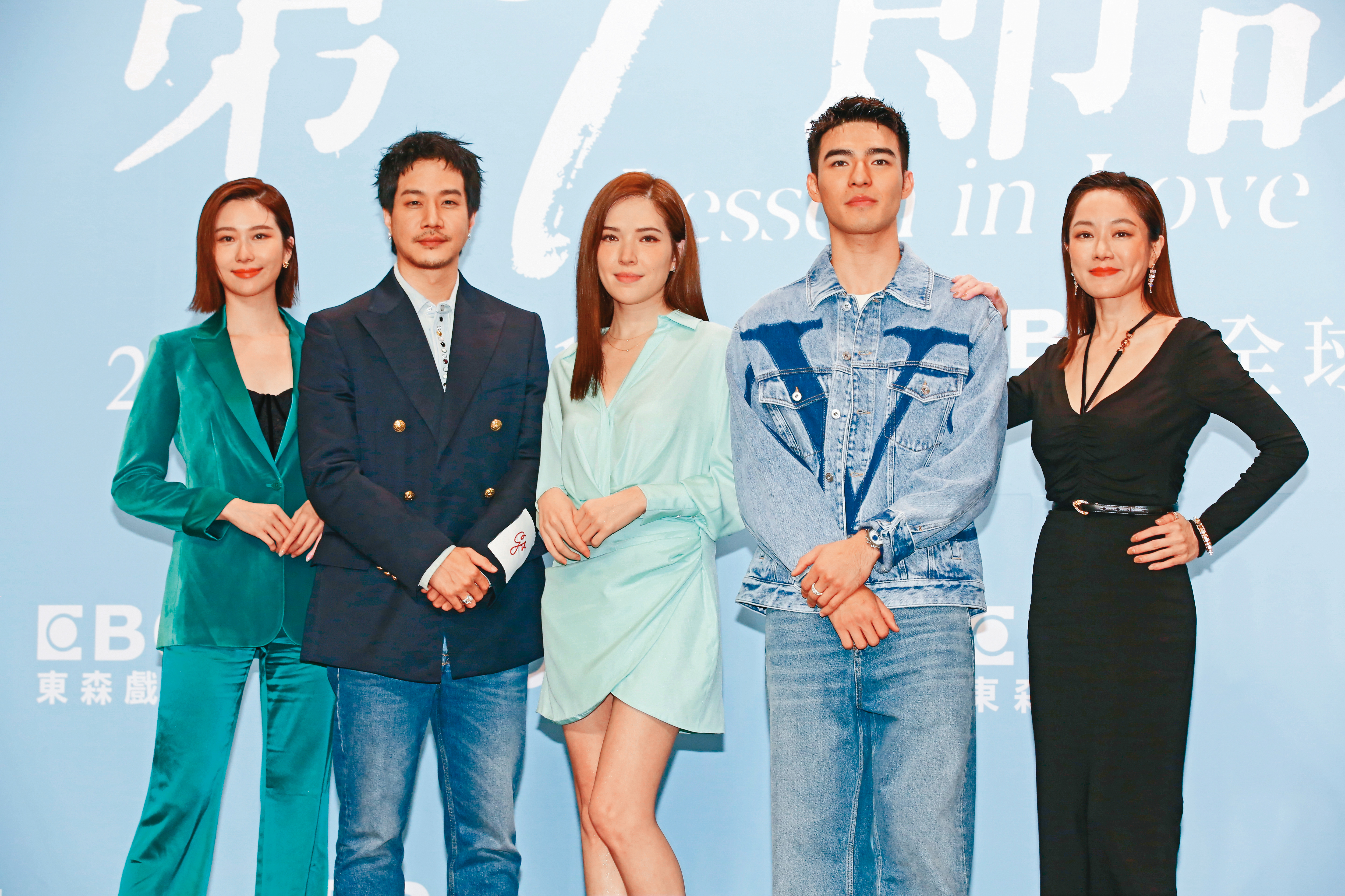 為了宣傳演出的《第9節課》,張景嵐(左一)自曝初戀男友就是她當時的數學家教老師,有符合該戲師生戀的元素。右起為尹馨、陳昊森、許瑋甯、薛仕凌。