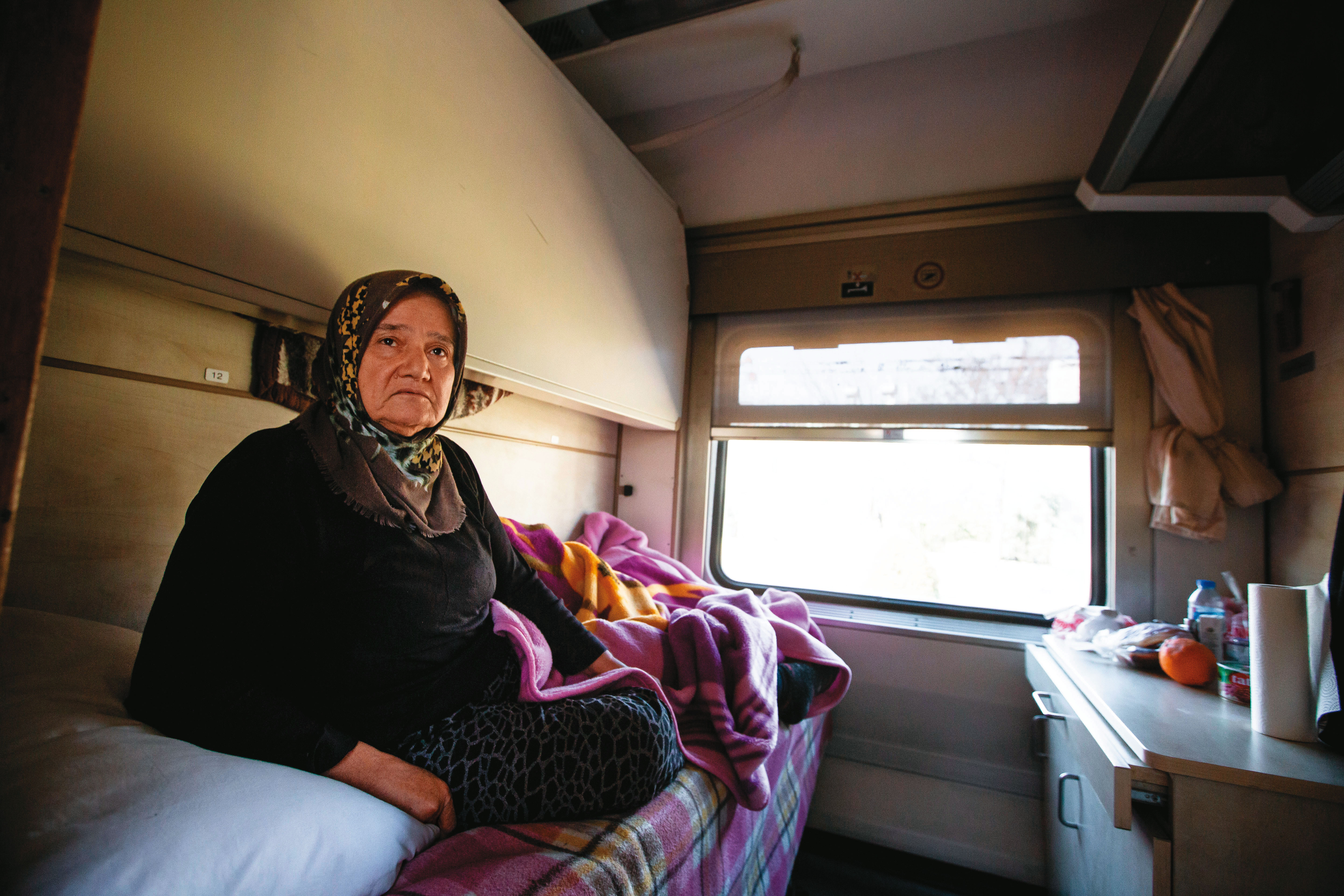 今年58歲的Zöhre Sert下半身癱瘓，暫居於火車的臥鋪席中。