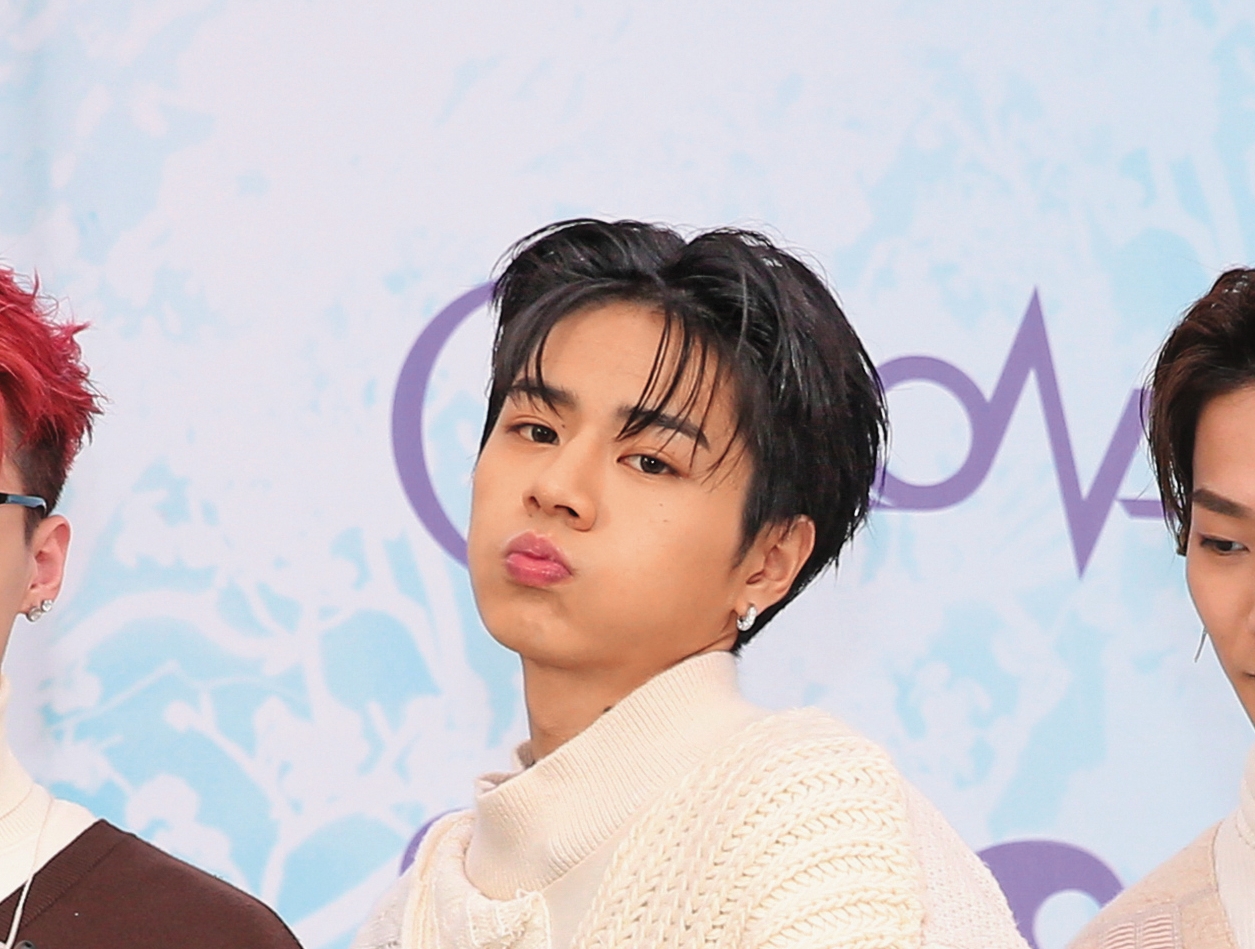 林佳辰被封為「Ending妖精」，帥中帶點可愛，讓人猛舔屏。（舔）