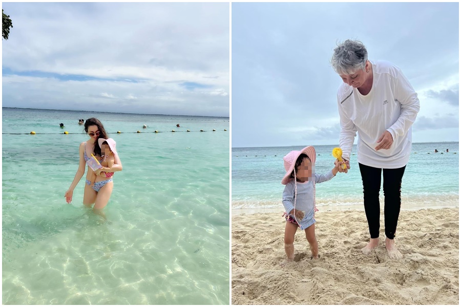 瑞莎穿比基尼帶女兒踏浪,瑞莎媽媽則慈愛的帶著小孫女踩沙。(翻攝自瑞莎臉書)