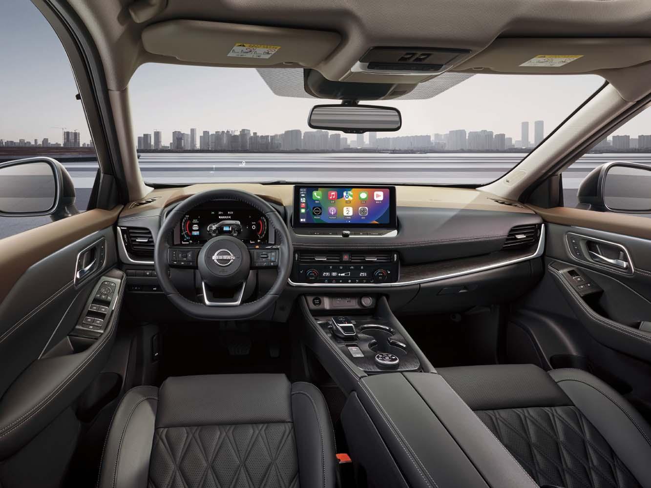 車內換上新世代NISSAN鋪陳，以12.3吋數位儀表搭配上12.3吋的觸控螢幕為基礎架構。