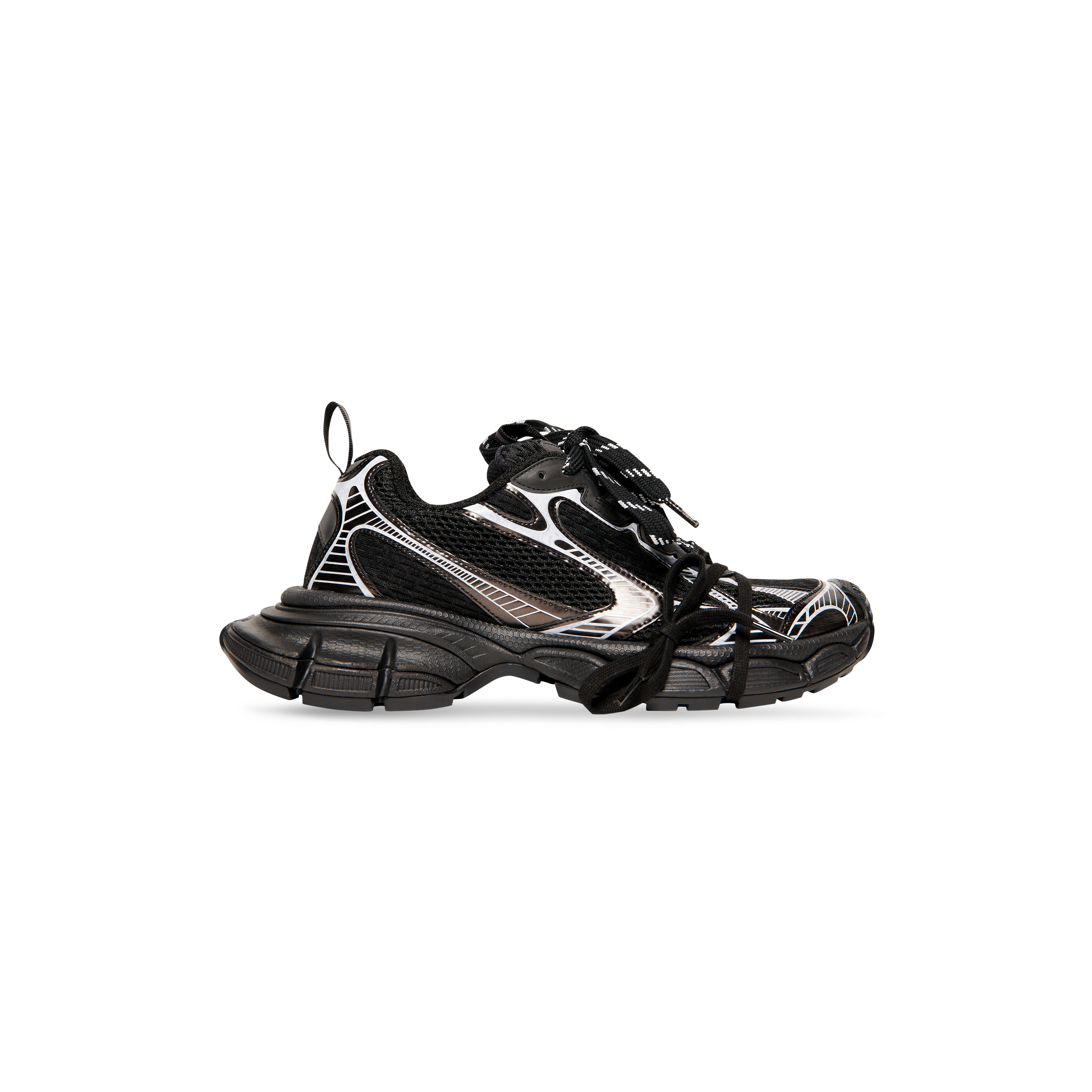 黑色3XL運動鞋。NT$34,650（BALENCIAGA提供）