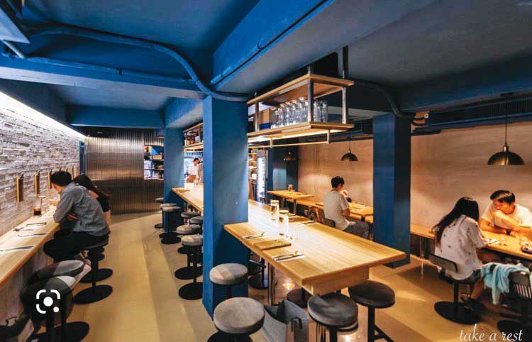 喜歡吃肉的武俊傑，2021年開了Kris牛排餐酒館，價位是高檔牛排館的3分之1。（路易奇餐飲集團提供）