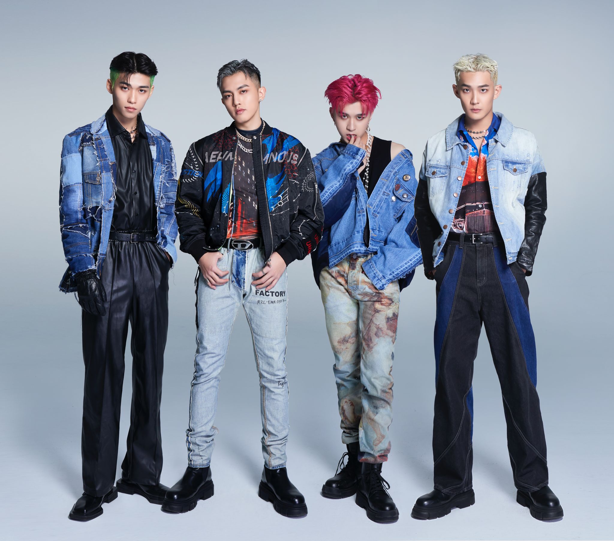 U:NUS首發單曲屢創佳績 情人節開直播趁「肌」表白歌迷。（滾石唱片提供）