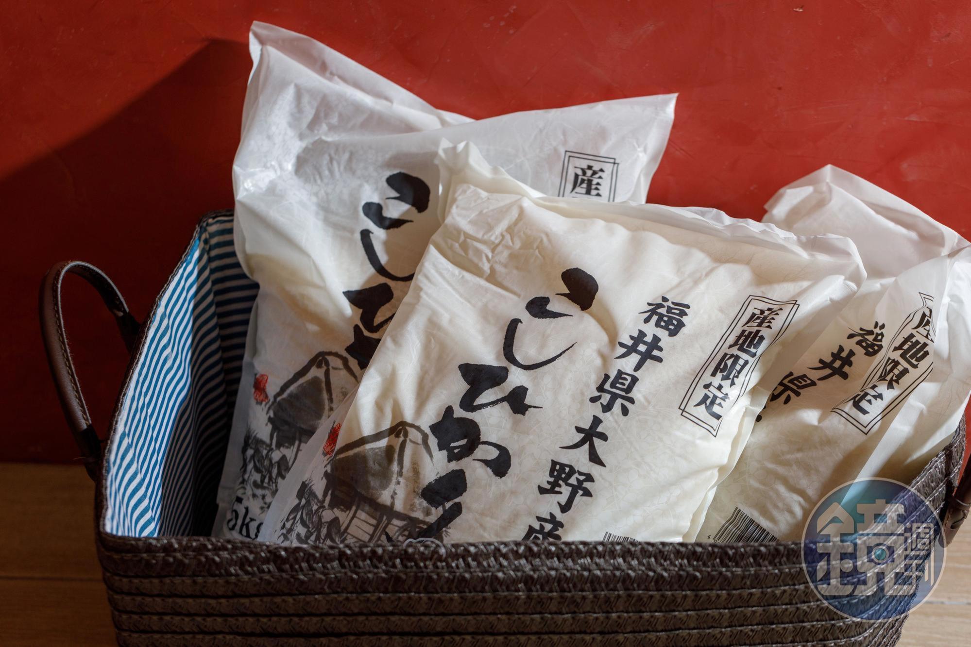 日本進口福井大野產越光米的黏度與保水度佳，餐廳的員工餐也是吃這款米。