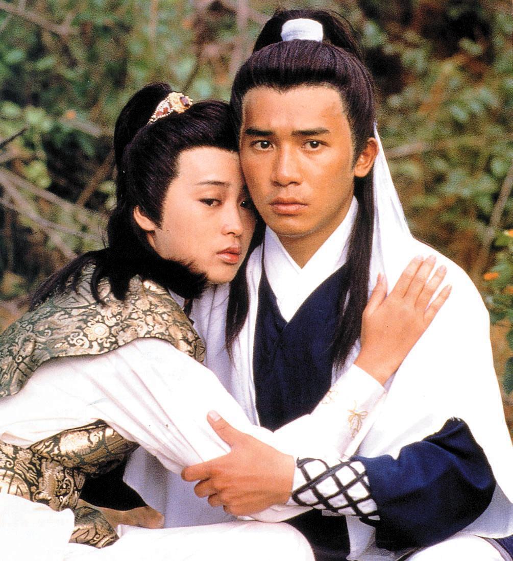 被懷疑帳號非本人,曾華倩又貼出一張照片表示「一件簡單單純的事情,有些人想多了一點點了。」(翻攝自曾華倩小紅書)