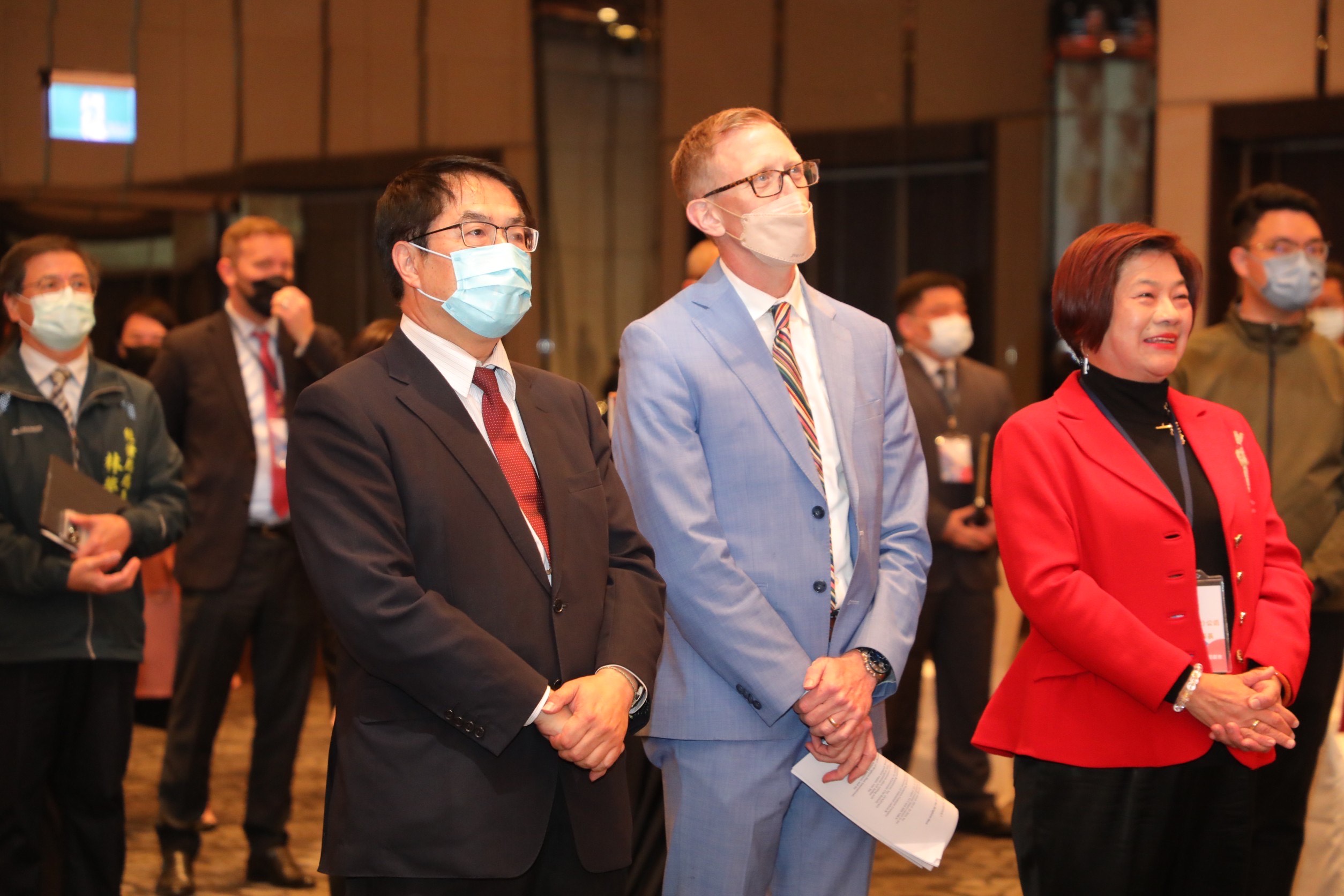 台南市長黃偉哲率局處幹部與AIT官員進行商務對談。（台南市政府提供）