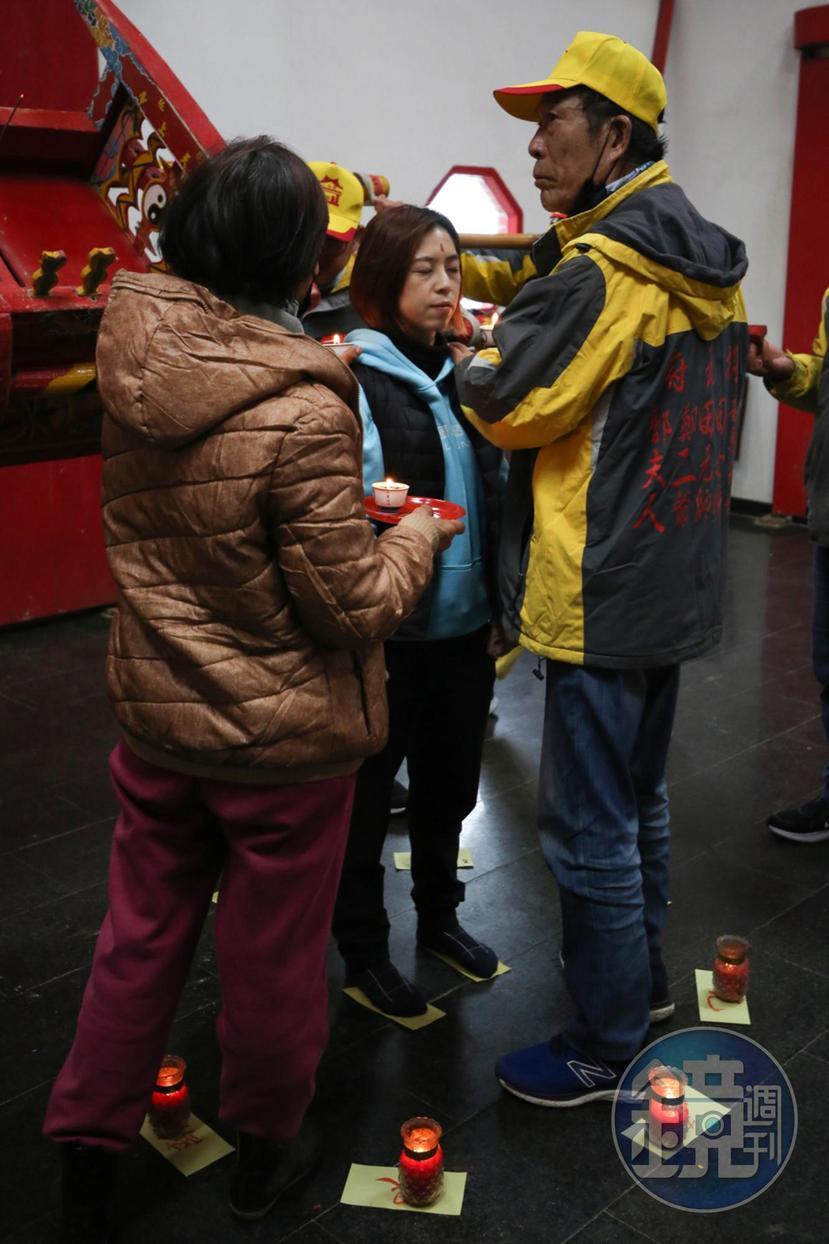 北竿百姓們相信「靈臺公」能為人「補運」。