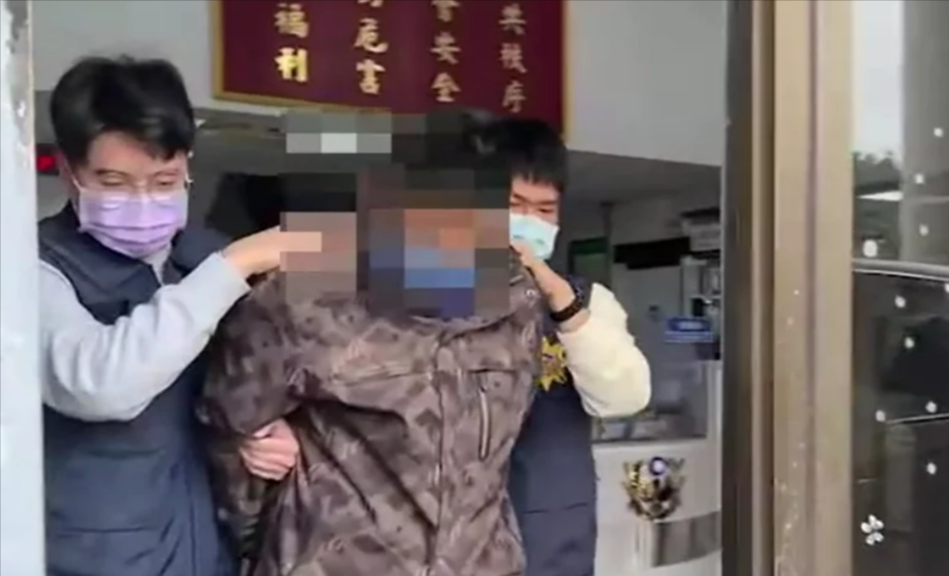 吳姓男子因持有非法槍彈遭逮。（翻攝畫面）