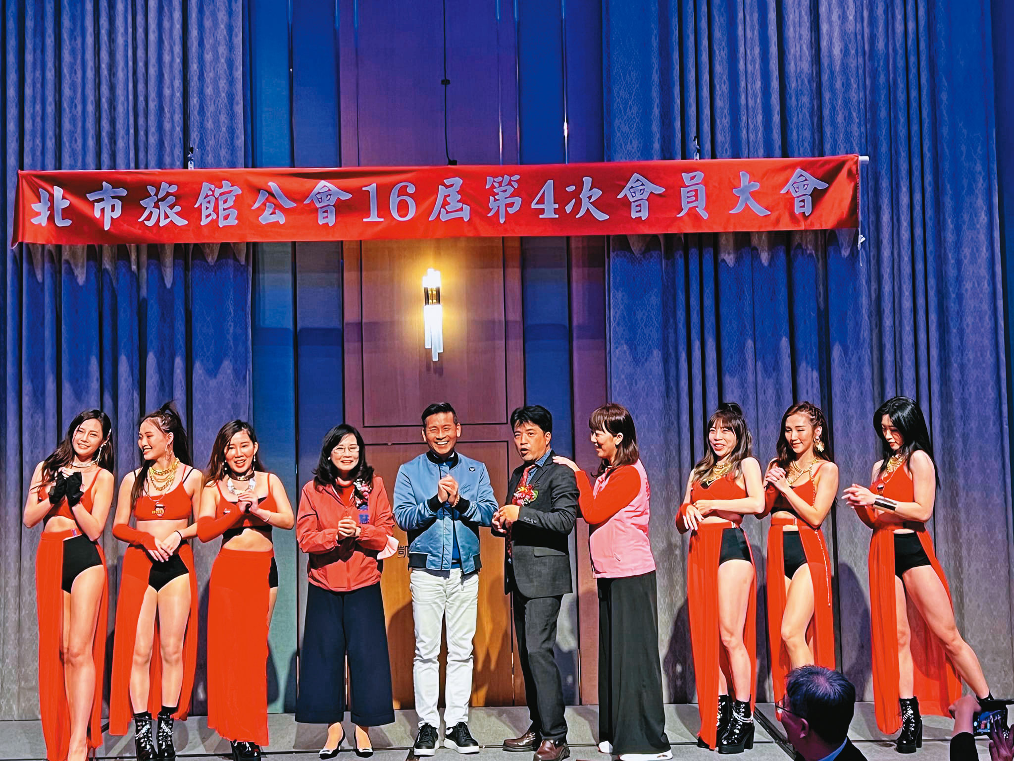 韋建華任職台北市旅館公會理事長期間,理事接連請辭、7位監事總辭,因未妥善處理補選,遭台北市社會局免職。,(翻攝台北市議員秦慧珠臉書)