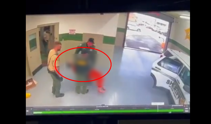 美國一名受刑人密切爾入獄13天竟活活凍死獄中。（翻攝推特@MadeOnKrypton）