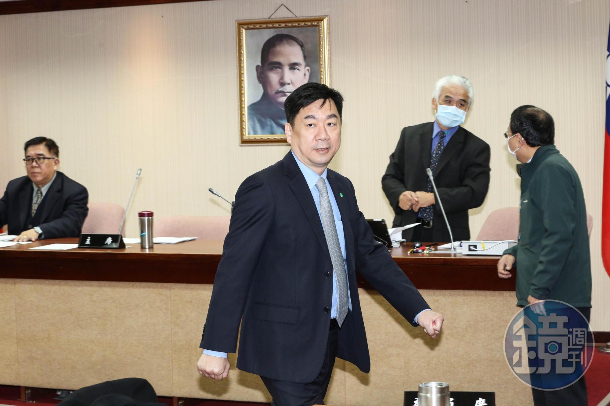 民眾黨立委陳琬惠今貼出陳宗彥替業者喬事情的對話紀錄。