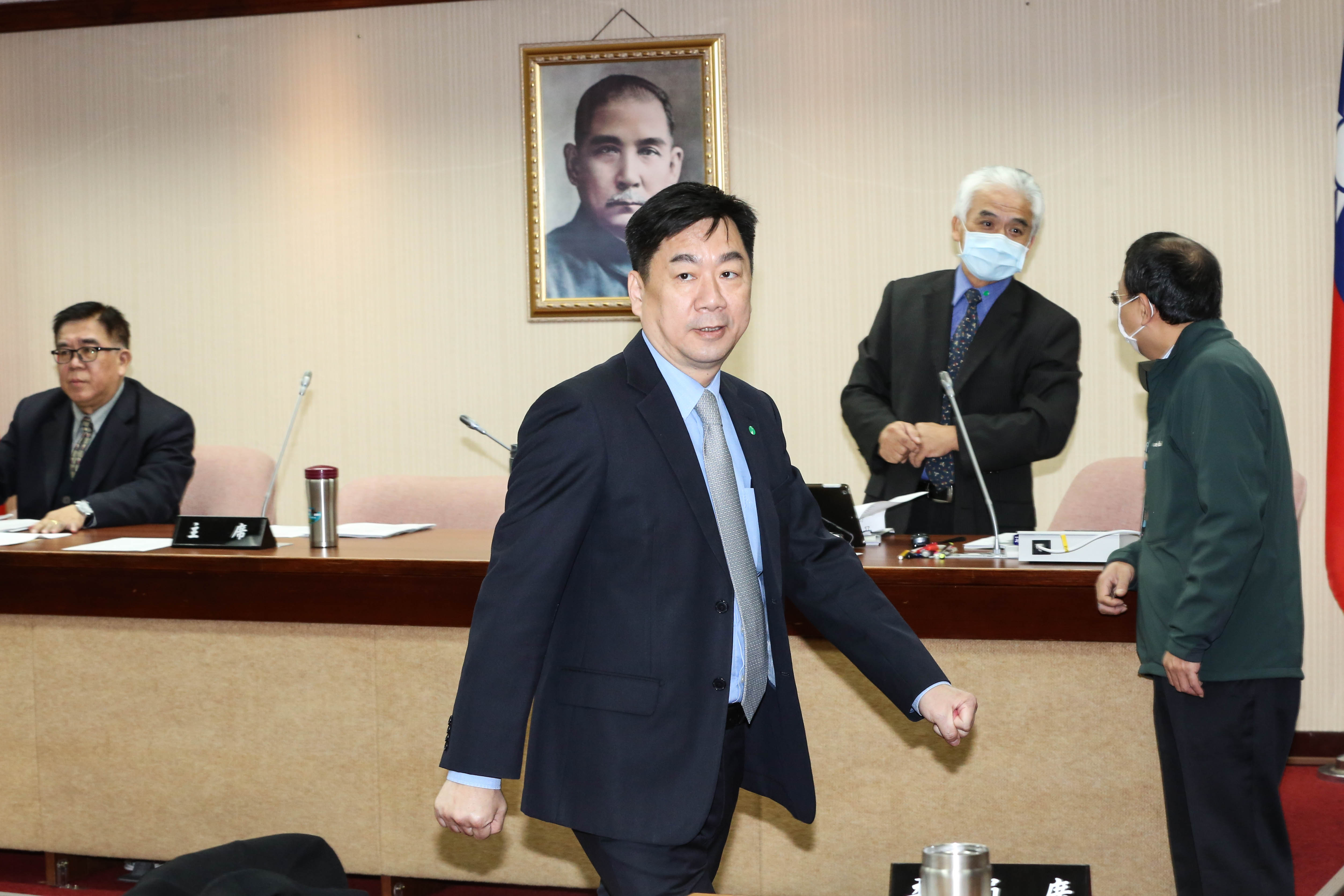 行政院前發言人陳宗彥昨（17日）被爆11年前接受性招待，台南地檢署檢察官上簽追查此案卻不了了之，引發軒然大波。（本刊資料照）