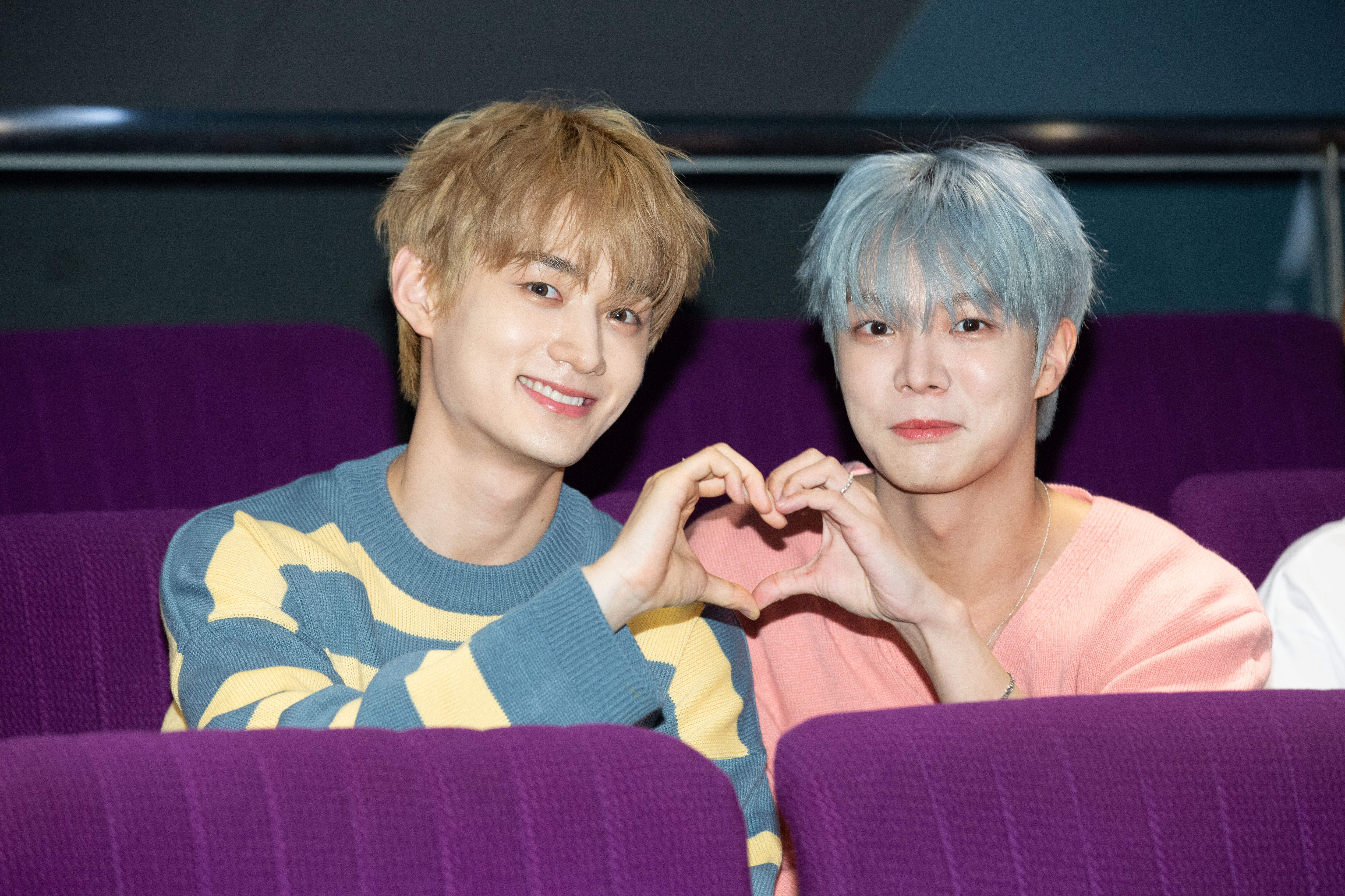 VERIVERY隊長東憲（右）深陷《想見你》魅力，來台想見到許光漢。左為勇勝。