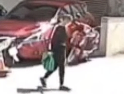 南投草屯驚傳運鈔車保全監守自盜，警方已於深夜將犯嫌逮捕到案。（翻攝自記者爆料網）