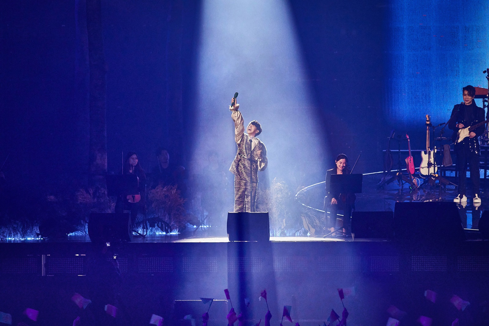 青峰表示，魚丁糸是他們16年前就想好的團名。（環球音樂提供）